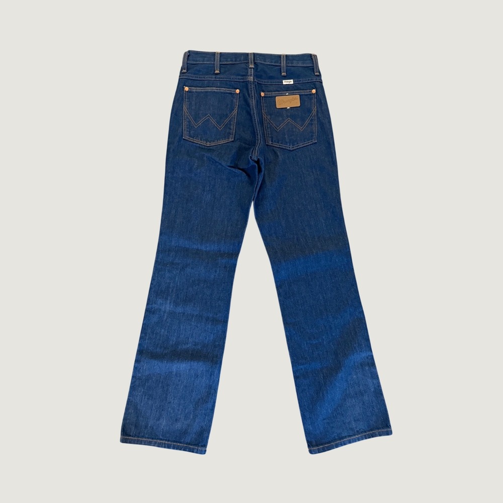 Wrangler Women's High Waisted Straight Leg Indigo Jeans 26x31 NWOT - Picture 3 of 8